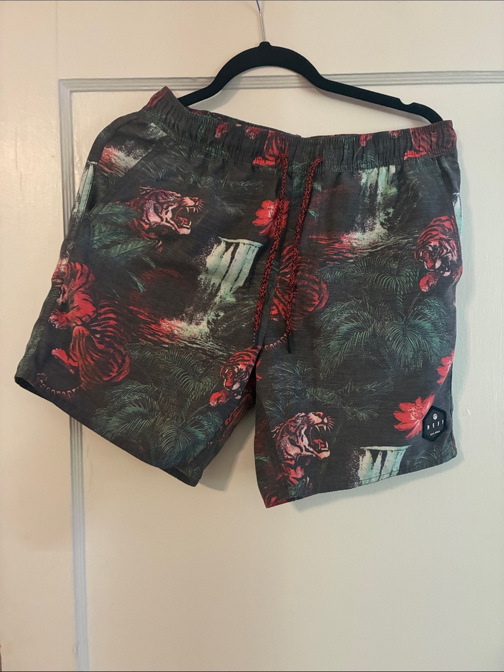 Neff Men's Tiger Jungle Print Shorts - Red & Dark Green
